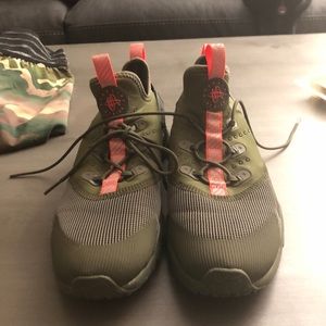 Nike huarache gym shoes!